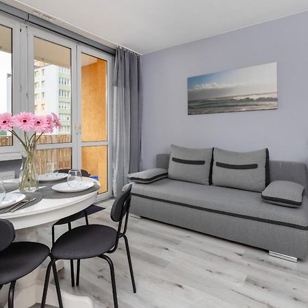 Family Apartment With Balcony In Gdynia By Noclegi Renters Eksteriør bilde