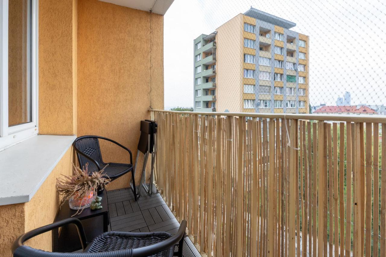 Family Apartment With Balcony In Gdynia By Noclegi Renters Eksteriør bilde